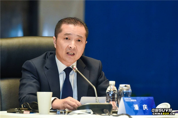 捷豹路虎全球董事、捷豹路虎中国总裁潘庆先生于“中国制造2025”国际合作论坛圆桌讨论会上致辞.jpg