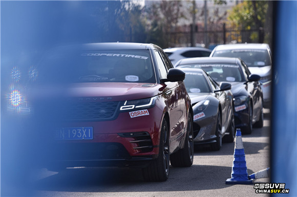 4.欧司朗照亮“2018中国年度车”实车测试环节.jpg