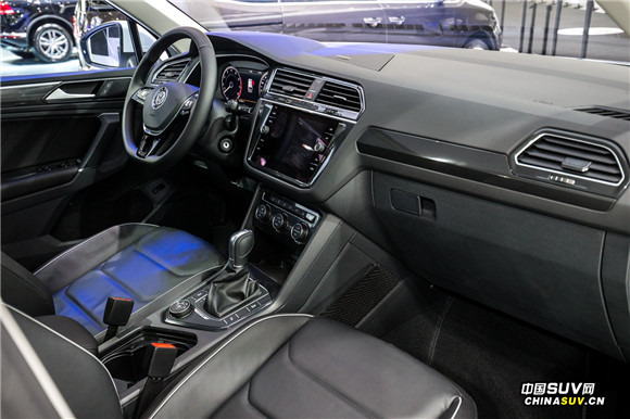 6. 大众进口汽车Tiguan 2018款内饰.jpg