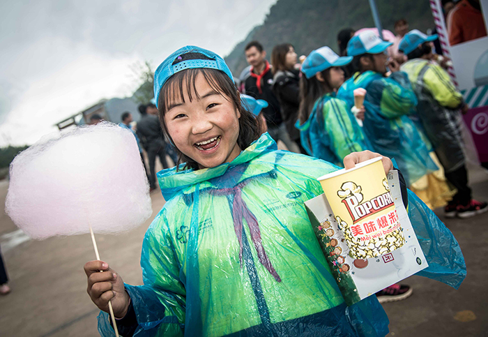 5-快乐升级的美食加油站为孩子们带来美味的棉花糖、爆米花和冰淇凌.jpg