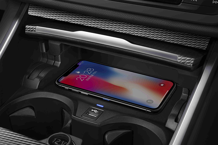 10.科技进化-无线连接Apple CarPlay.jpg