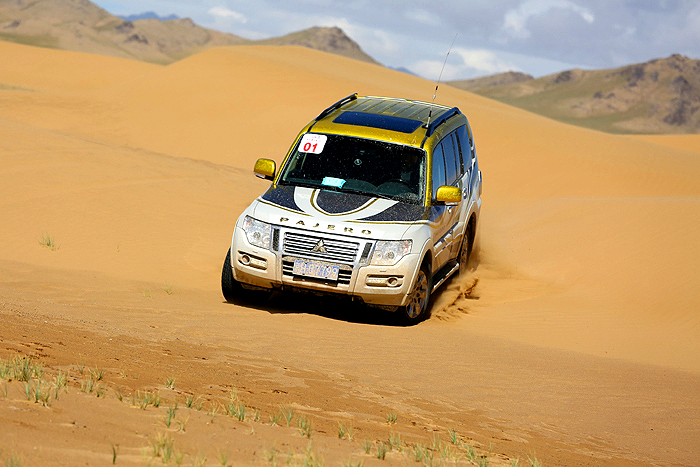 PAJIERO-700-005.jpg