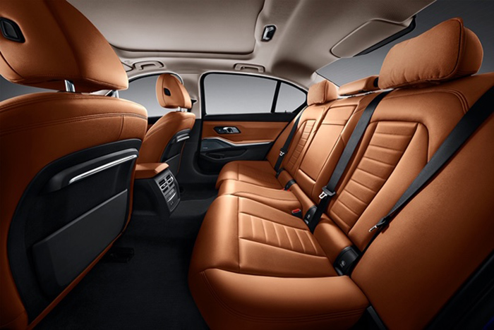 03全新BMW 3系后排舒适座椅及尊贵软枕.jpg