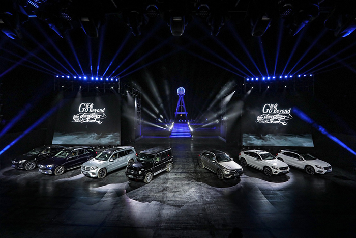 3.在最终的“天地即征途”环节，2019梅赛德斯-奔驰SUV征服之旅正式启动.jpg