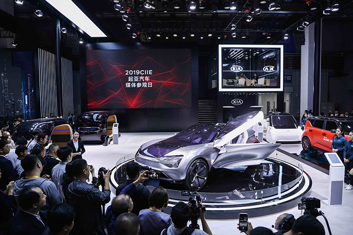 2.起亚汽车全球首发概念车FUTURON深受观众青睐.jpg