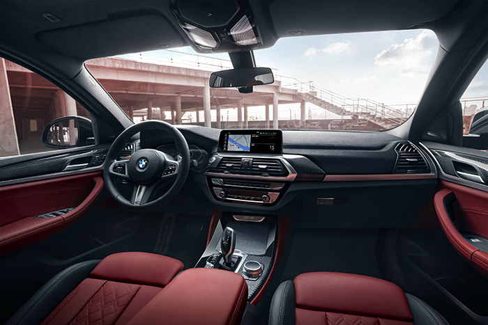 03.新BMW X4黑骑士限量版内饰.jpg