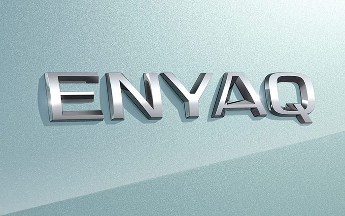 新闻图片1：斯柯达首款基于大众汽车集团MEB平台打造的纯电动SUV尾部的“ENYAQ”字样.jpg
