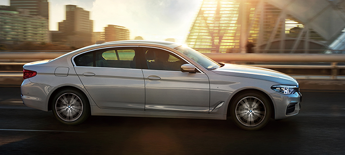 03.BMW 5系四门轿车.jpg