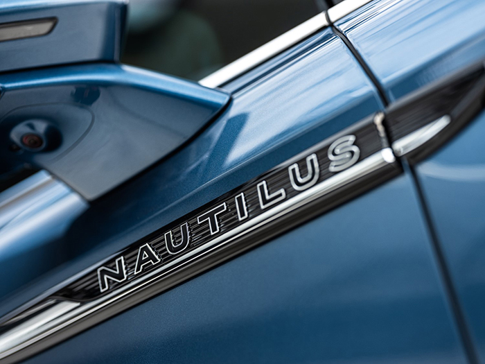 1. 新一代林肯航海家Nautilus.jpg