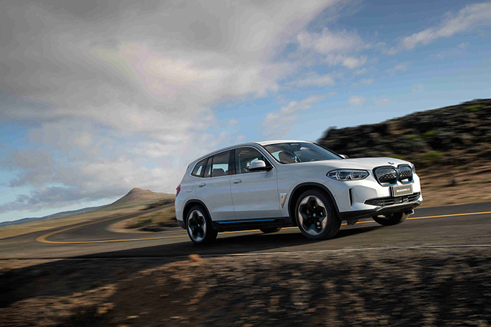 01.创新纯电动BMW iX3外观.jpg