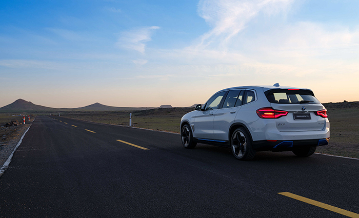03.创新纯电动BMW iX3外观.jpg