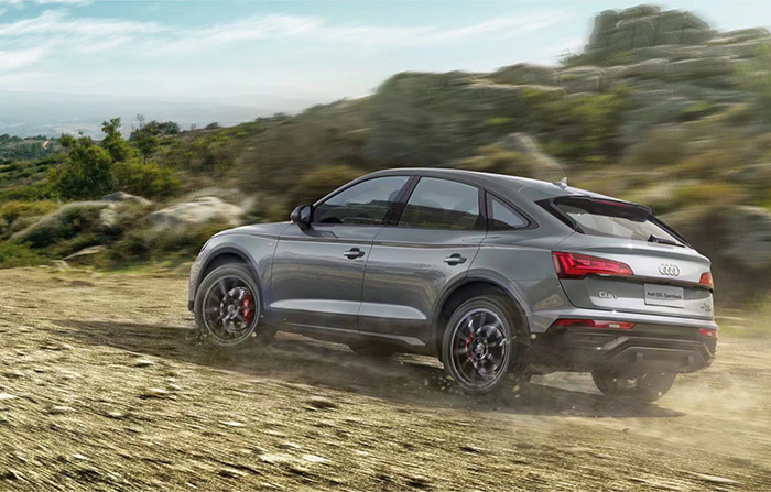 4. 奥迪Q5L Sportback 以卓越性能，焕新澎湃驾控新体验.jpg