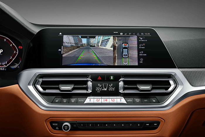05.全新BMW 3系Li倒车辅助.jpg