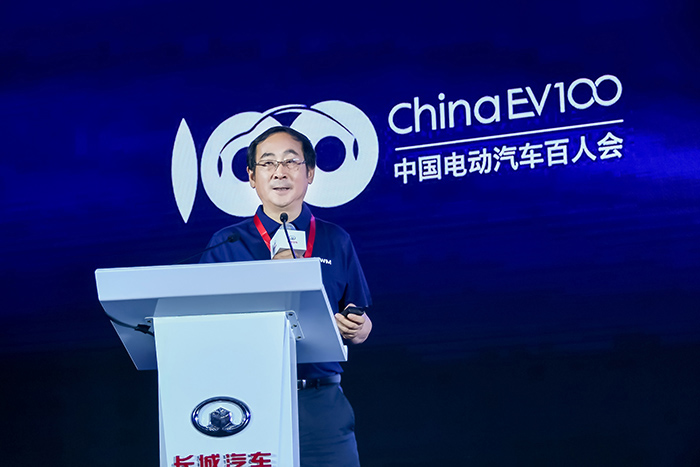 中国汽车工程学会常务副理事长兼秘书长 张进华.jpeg